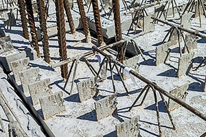  Fig. 13: Semi-precast floor slabs with L-sheets for an internal column subjected to very high shear loading 