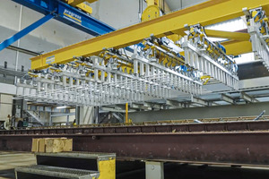  Die neue automatisierte Anlage wurde bei laufendem Produktions-betrieb installiert und überzeugt mit einem täglichen Output von bis zu 300 m² 