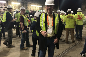  About 600 participants accepted the invitation of E.C. Babbert even in spite of the early start at 5:30 a.m. local time, including a team of „Champion Precast“ (right) and BFT editor-in-chief Silvio Schade (front)  