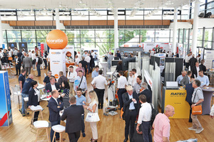  The accompanying industry exhibition again attracted an exceedingly large number of interested visitors ... 