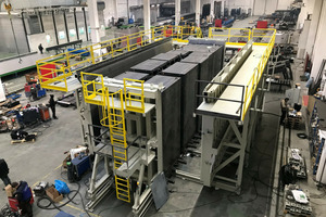  PLC controlled fully hydraulically, and electrically adjustable mold being tested in one of the Construx production facilities 