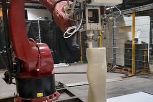  3D-Betondrucker auf Basis eines Industrieroboters 