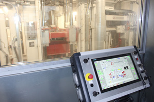  The Hess RH2000-4MVA block-making machine at work 