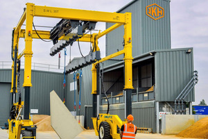  Irish machine manufacturer Combilift supplied a straddle carrier with a load capacity of 35 t for JKH Drainage 