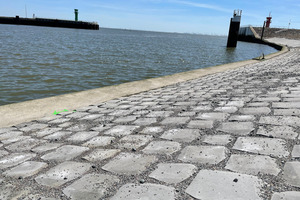  Inland side of the mole head at Büsum harbor entrance 