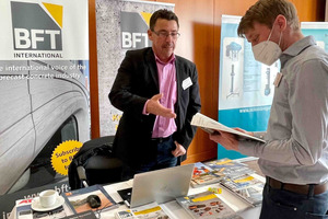  Tagungsbegleitend wird eine Fachausstellung geboten, hier der Bauverlags-Stand mit BFT, AT, ZKG und anderen Fachtiteln 