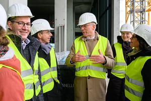  Founding event of the Solid Unit‘s climate advisory council on the construction site of EDGE East Side in Berlin in spring 2023 