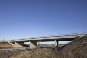  Abb. 08: Brücke aus grünem Beton 