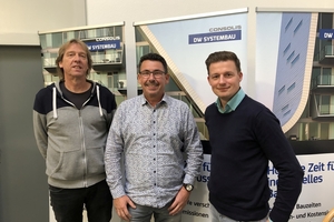  Hartmut Fach (left) and Andreas Zalozynski (right) welcomed numerous architects and BFT editor-in-chief Silvio Schade to the seminar 