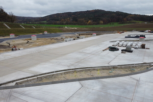  The Wolfstein parking lot: the parking places for trucks were implemented in concrete – and the flat curbstones for the traffic islands glued on 