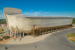  Die Arche Noah in Originalgröße in Kentucky, auf Decken und Trägern aus Betonfertigteilen errichtet 