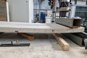  Fig. 1: Impact test of a carbon concrete slab 