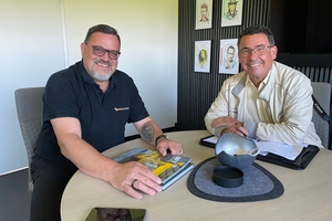  Carsten Hasch, CEO at Profilbeton (left), on site in conversation with BFT Editor-in-Chief Silvio Schade 