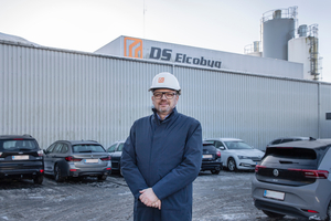 Carsten Sørensen Kronborg in front of DS Elcobyg‘s production facility in Hobro  
