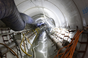  For installation of the underground storage basin, the microtunneling machine covered a distance of 625 m at a depth of up to 27 m, partly below the Seine 