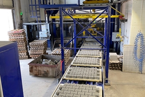  View into the concrete block production, production equipment came from the German equipment manufacturer Masa 