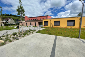  The site of the new multi-function building in Obersulm with the Sickerstein 