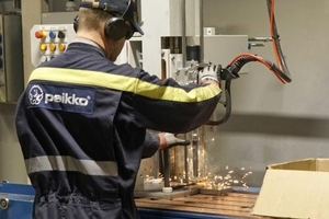  Die Produktion in den finnischen und deutschen Werken läuft derzeit auf Hochtouren. 