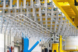  The Tube Master tube-laying robot is a market innovation. It installs heating and cooling tubes fully automatically in the precast floor slabs provided for this purpose 