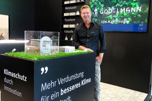  Bernhard Godelmann mit dem GDM.Klimastein 