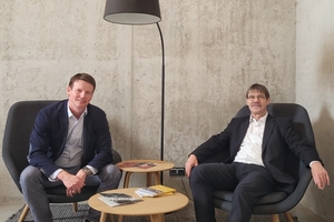  Generationswechsel beim Betonverband SLG. Dietmar Ulonska (rechts) übergibt den Staffelstab an Alexander Winzer (links) 