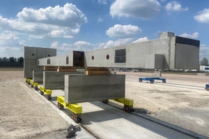  Precast column with foot and corbels, ready for dispatch 
