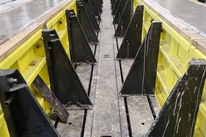  Columns poured in a Bibat hydraulic battery mold 