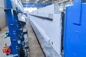  The exceedingly adjustable mold for I beams is 32 m long and can produce high-quality beams for medium-sized and large industrial buildings  
