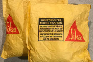  Sika Crackstop Fiber can be directly added into compulsory mixers – the paper bag dissolves without residue 