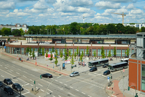  For rehabilitating the bus terminal Bergedorf in Hamburg, the micro fibers serve primarily for crack control due to shrinkage as well as significantly increasing the tensile strength 