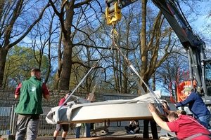  Installation: Alignment prior to moving the element into its final position  