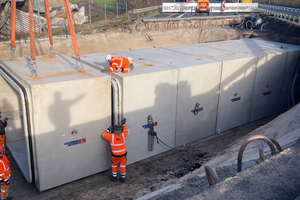  The ditch culvert crosses below the A27. The use of precast reinforced concrete elements enabled fast installation 