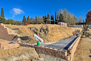  The CRB retaining walls under construction at La Almudena Cemetery in Madrid, Spain 