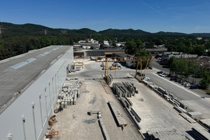  Fig. 2: Factory visit during ongoing transformation: View of the Spenner Syston site in Bielefeld  