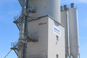  Fig. 8: The Spenner Herkules mixing plant supplies carbon-reduced concrete to precast production  
