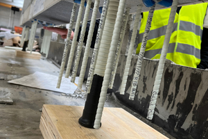  During an installation test with a prototype in the precast factory, the stability of the mounting support in connection with the new installation system was checked  