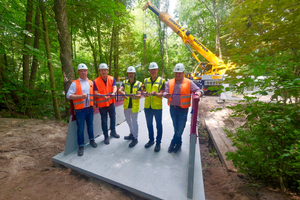  Fig. 2: (from left to right): Christoph Tiesler, CEO of Joachim Tiesler Hoch- und Tiefbau, Steffen Grohnert, bridge expert in the civil engineering team of the City of Oldenburg, Stefan Gramberg, Head of Holcim Fertigteile, Karl-Dieter Goldsweer, Sales Manager of Holcim Fertigteile, and Karsten Wieting, Tiesler Hoch- und Tiefbau  