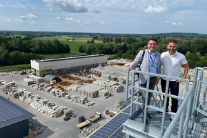  BFT Editor-in-Chief Silvio Schade recently visited Kortmann Beton GmbH &amp; Co. KG in Schüttorf – here, with Managing Director Julian Krümpel (right) 