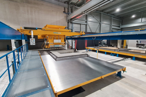  Fig. 1: The newly designed concrete spreader is used to discharge wood concrete 