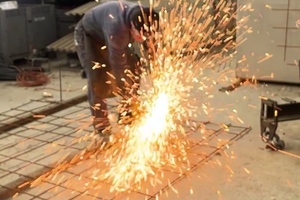  No sparks generated during cutting. It´s more safe. 