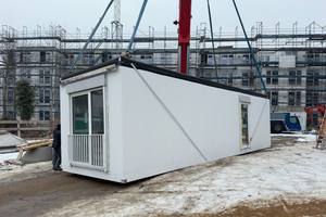  Fig. 3: Efficiency through prefabrication: modules are produced in the factory and assembled on site  