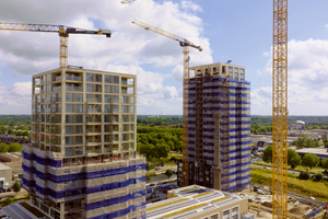  Fig. 1: High-quality precast elements from Lammers Beton in use at the De Caai project in Eindhoven, combining modern design with efficient construction  