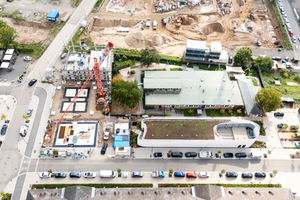  Fig. 4: Precision work in 3D concrete printing: The nozzle of the Peri printing system applies the CO₂-reduced building material EvoBuild layer by layer 