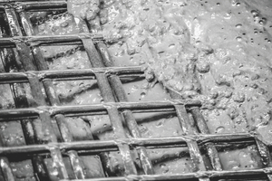  Carbon-reinforced concrete during pouring 