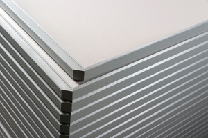  Fig. 3: The diffusion-open edge sealing ensures controlled moisture exchange in the wood  