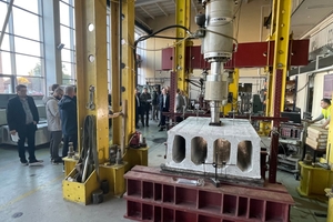  Auftakt des Seminars war ein Fachbesuch der Fakultät für Bauingenieurwesen und dem Labor an der Technischen Hochschule Krakau 