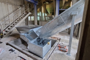  Die Anlage wurde in einer Grube tiefergesetzt, was den Vorteil hat, dass sich die Aufgabehöhe auf einen Meter reduziert 