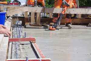  The carbon reinforcement required for this was coated with several layers of Tecosit CC 1000 and partially modified with surface-enhancing properties 