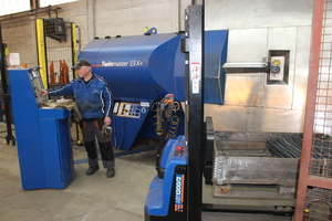  A look at production: much of the plant technology has been modernized in recent years, as shown here with a new Pedax Twinmaster 13X+ automatic ironing machine 