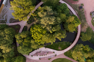  Fig. 5: Sculptural and organic architecture of the Drachensteg bridge 